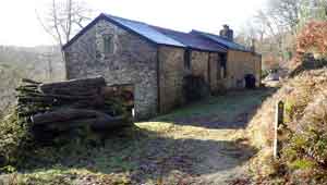 Footpath along old cottage