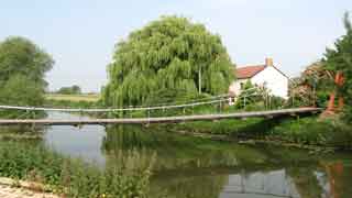 Swing Bridge across the Tone